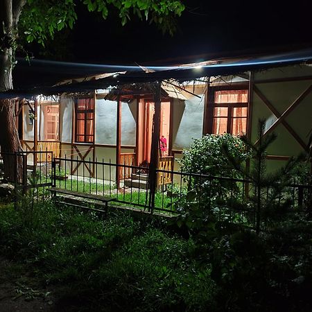 Hnameni Stepanavan Guesthouse - Hotel Pokoj fotografie