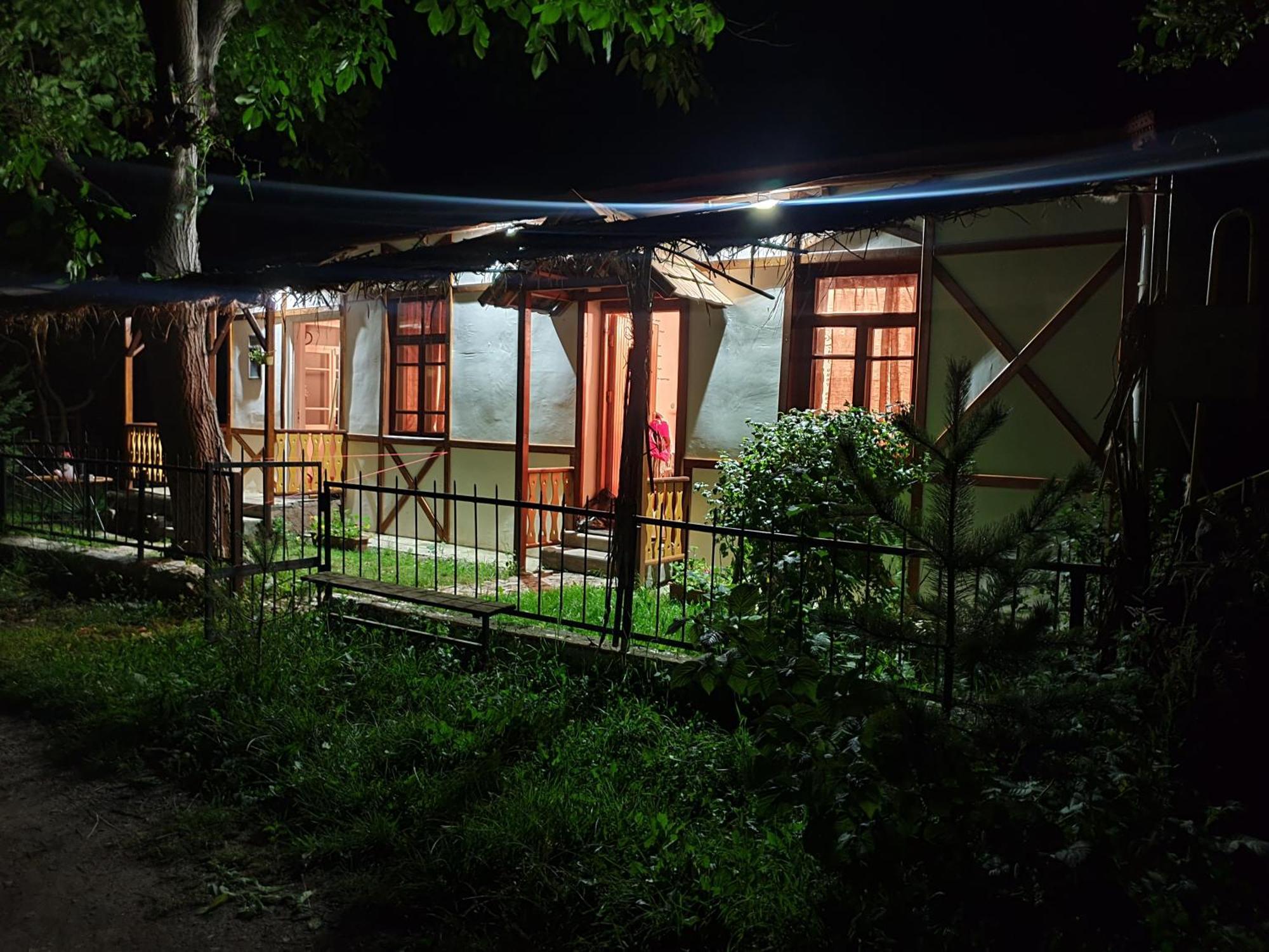 Hnameni Stepanavan Guesthouse - Hotel Pokoj fotografie